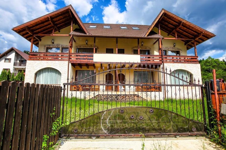 Villa Anne - Piatra Arsa Buşteni Εξωτερικό φωτογραφία